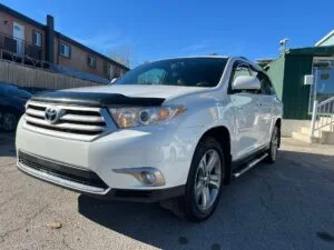 Used Toyota Highlander Limited V6 for sale at ZAFFS Motors Beamsville, ON. Super Clean Inside Out. 7 Seater SUV with V6 Engine.