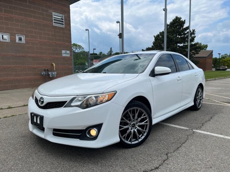 2014 Toyota Camry SE Upgraded |SOLD|