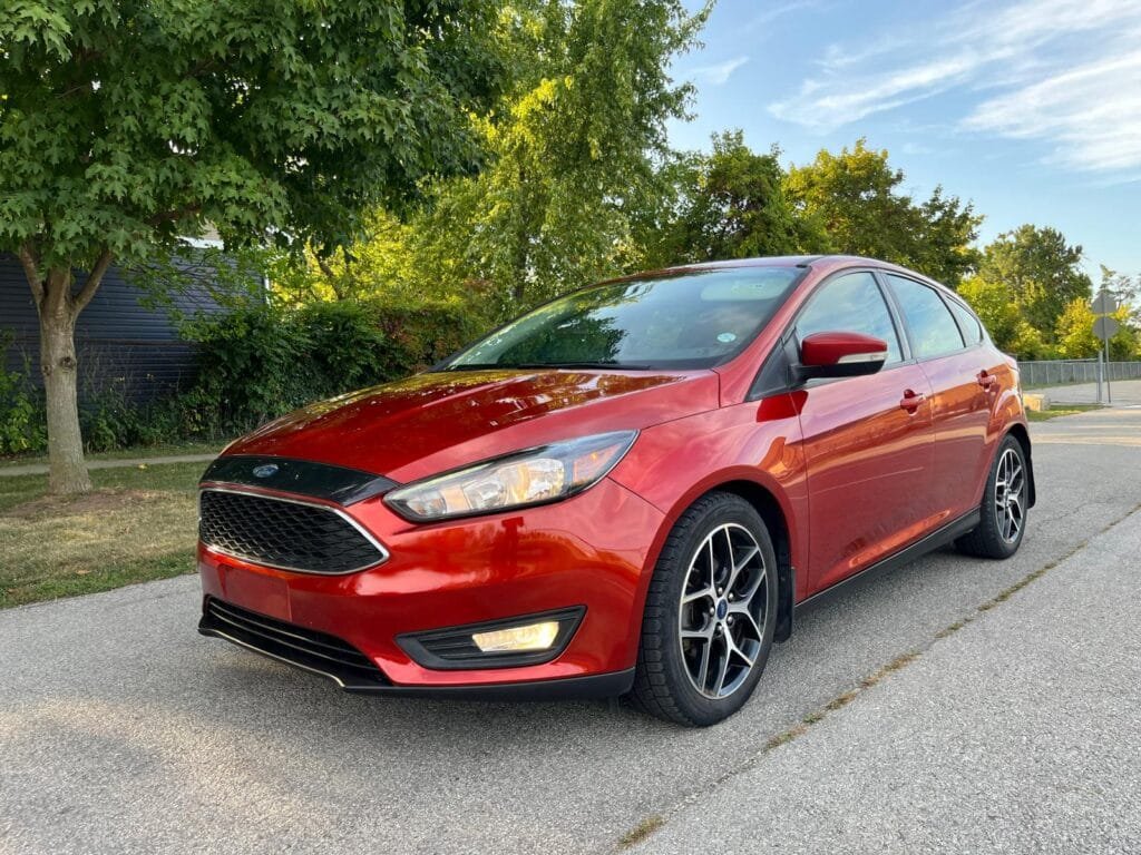Used Ford Focus Hatchback for sale Beamsville, ON. Super clean, well-maintained, clean title, safety certified, low mileage, number of luxury features.