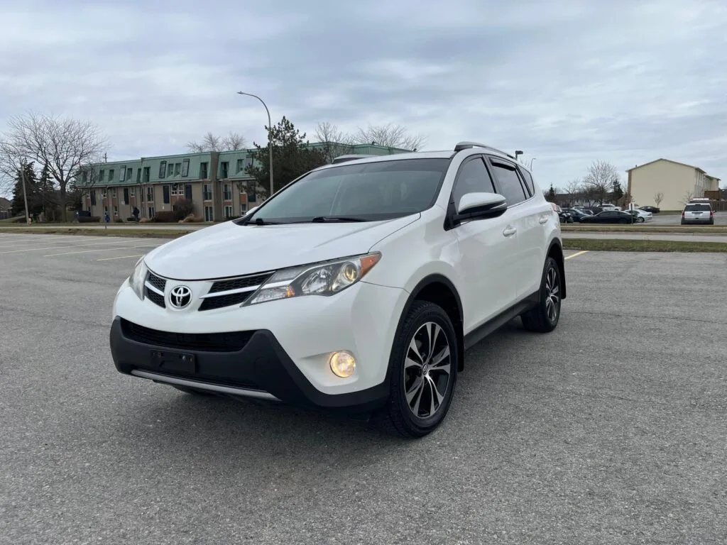 Used Toyota RAV4 XLE AWD for sale ZAFFS Motors Beamsville, Ontario. Well-maintained, super clean inside out, safety certified, rust proofing.