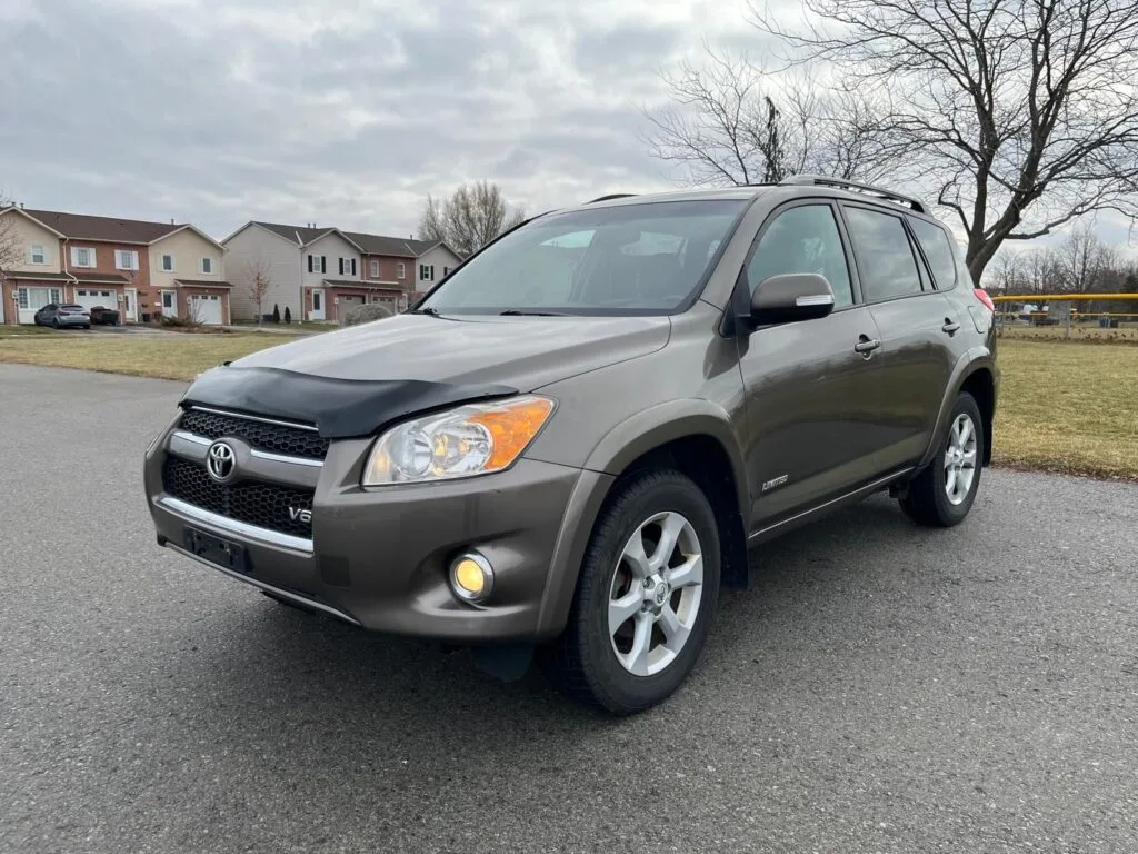 Used Toyota RAV4 Limited V6 for sale ZAFFS Motors Beamsville, Ontario. Well-maintained, super clean inside out, carfax report, rust proofing.