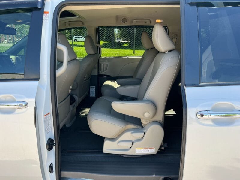 2020 Toyota Sienna XLE AWD