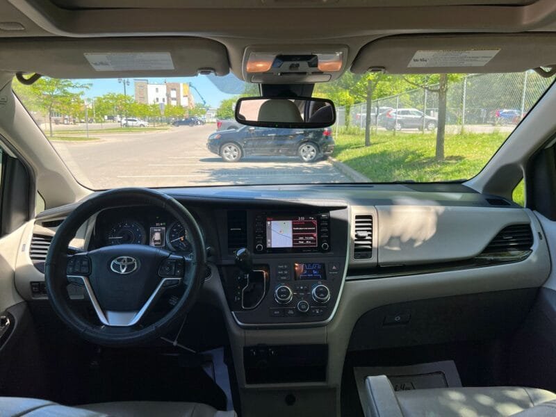 2020 Toyota Sienna XLE AWD