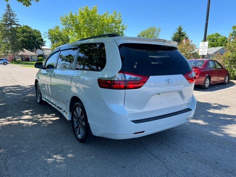 2020 Toyota Sienna XLE AWD