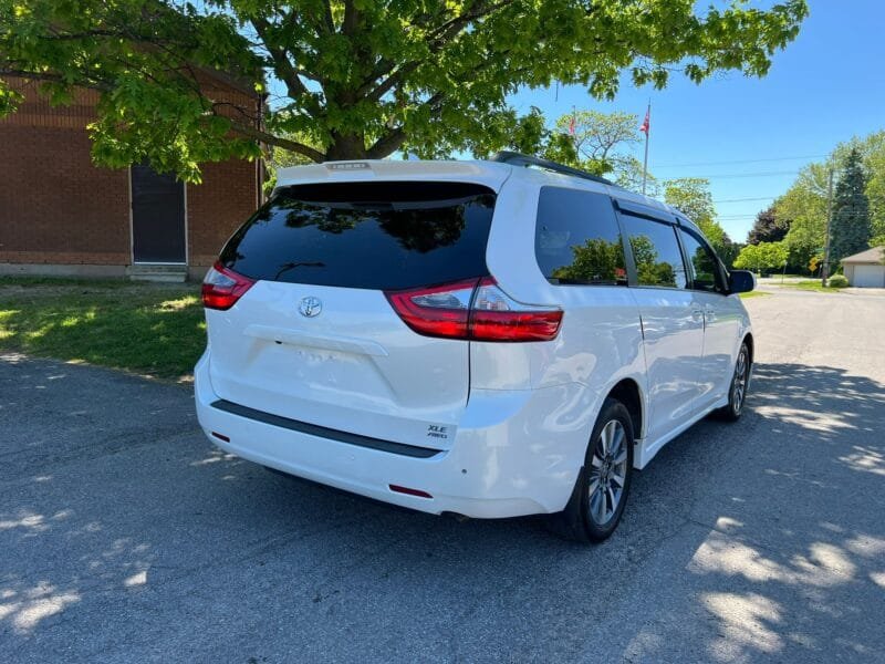 2020 Toyota Sienna XLE AWD