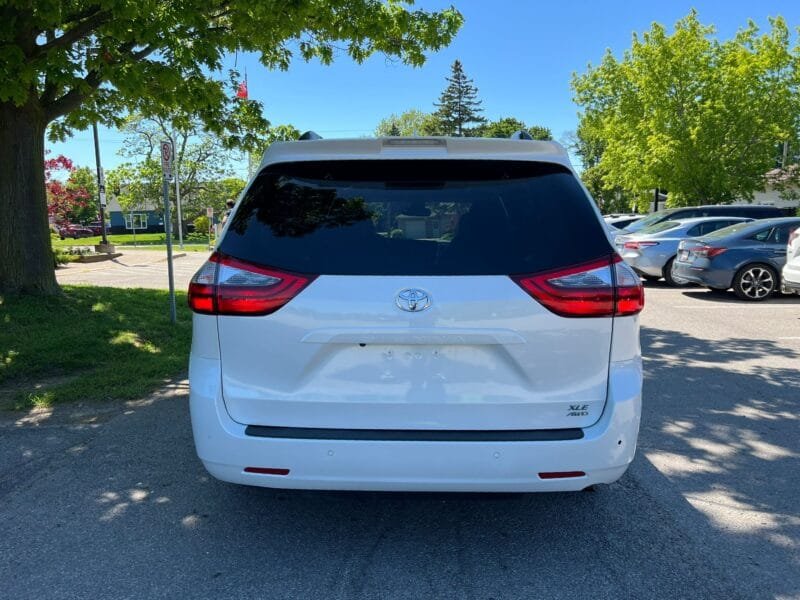 2020 Toyota Sienna XLE AWD