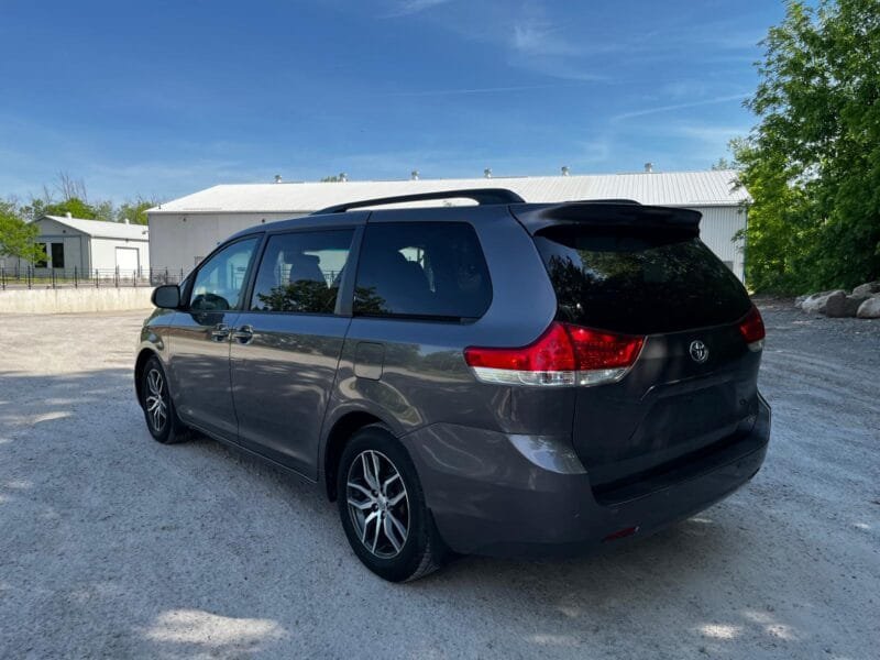 2011 Toyota Sienna XLE