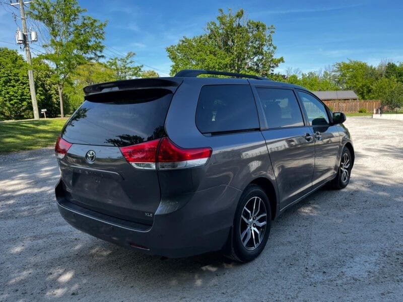 2011 Toyota Sienna XLE
