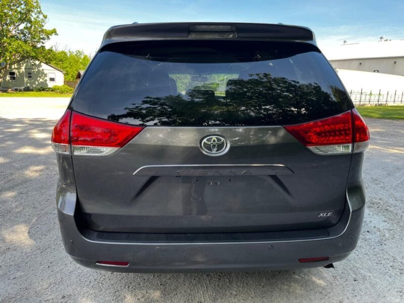 2011 Toyota Sienna XLE