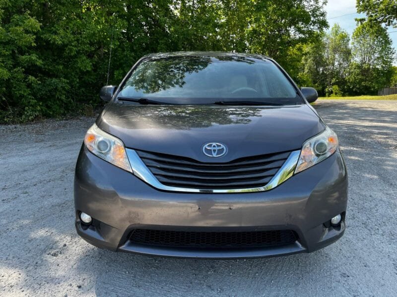 2011 Toyota Sienna XLE
