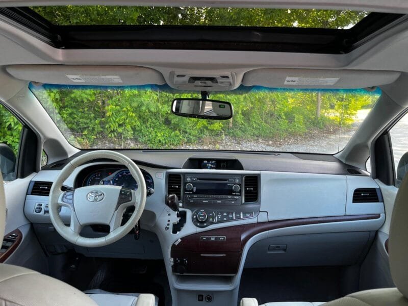 2011 Toyota Sienna XLE