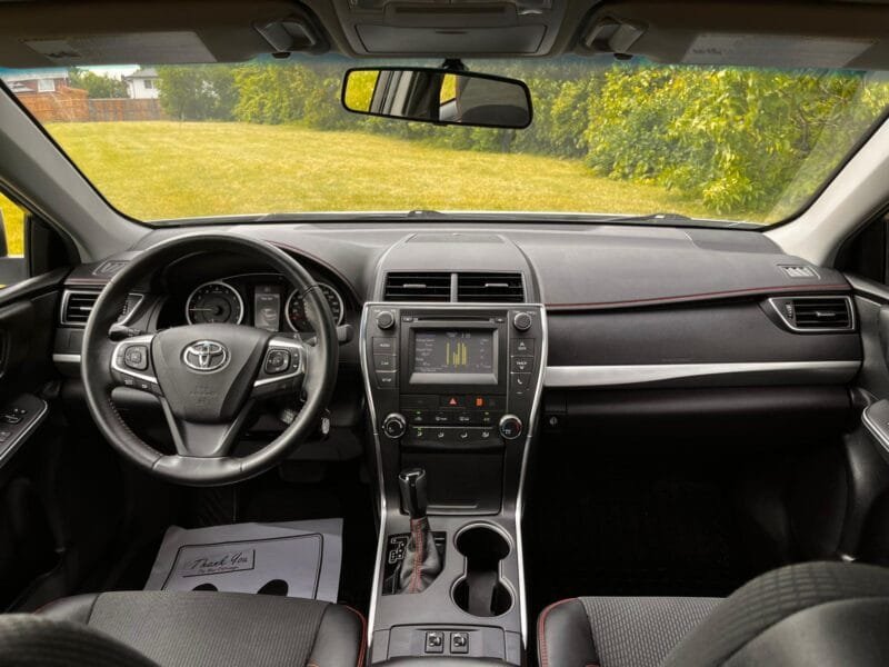 2017 Toyota Camry SE