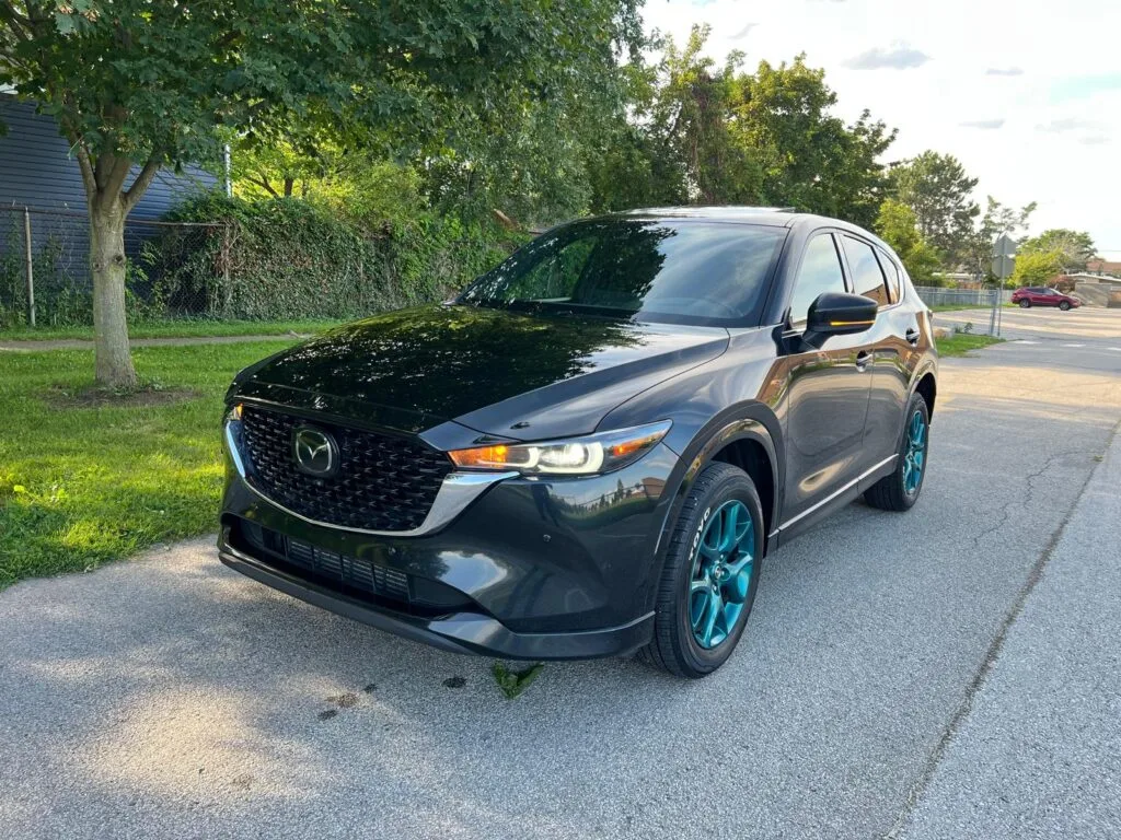 Used Mazda CX 5 for Sale Beamsville, Ontario. Super clean inside out, safety certified, well-maintained, financing options available.