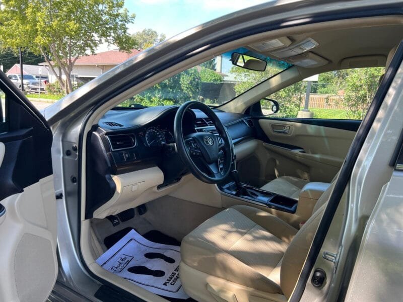 2015 TOYOTA CAMRY LE