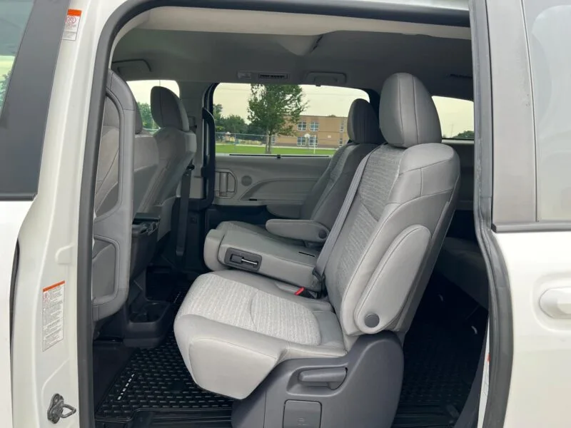 2021 Toyota Sienna LE Hybrid