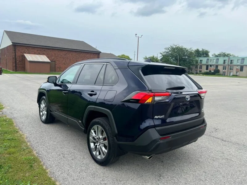 2022 Toyota RAV4 XLE AWD Hybrid